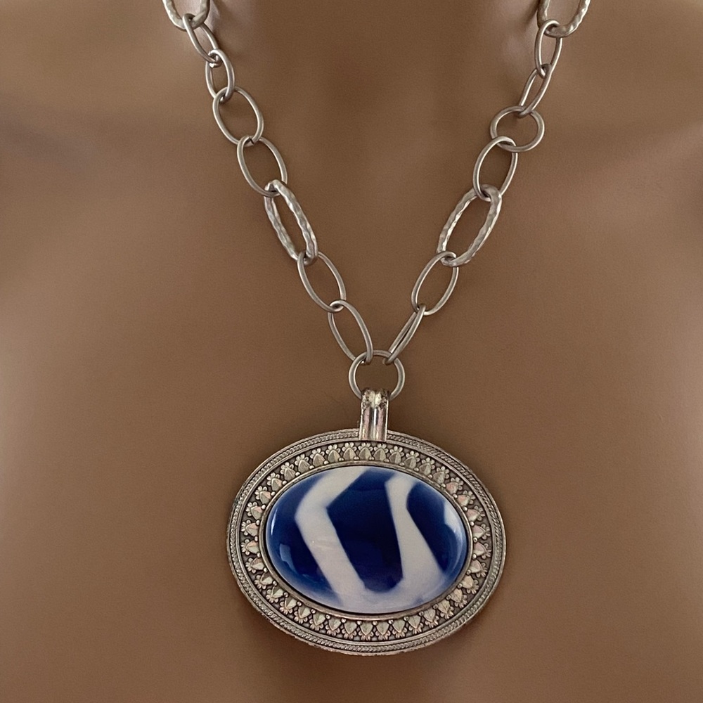 Brand New in Box Rachel Zoe Pendant Necklace - Huge Art Glass Center -Unsigned